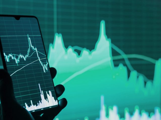 adam-smigielski-K5mPtONmpHM-unsplash FINANCE GREEN